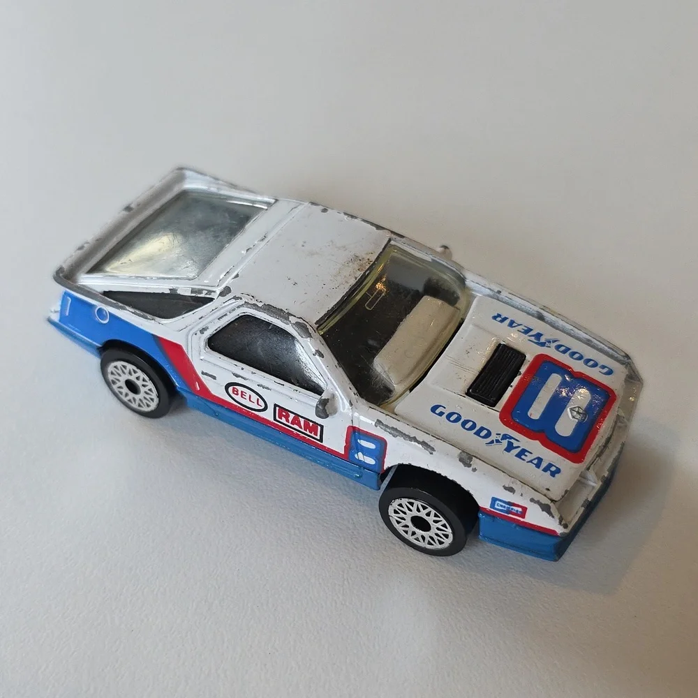 Matchbox 1984 Dodge Daytona Turbo Z rouge